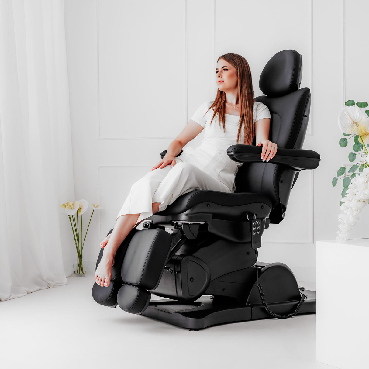 Kosmetikliege Elektrisch Sorina PRO 7 | Kosmetiksessel mit elektrischer Verstellung | 4 Motoren | Wiegefunktion